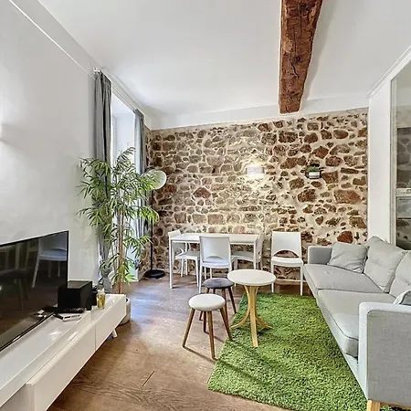 Lägenhet Modern 1br Flat In Center Prime Location
